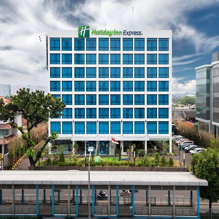 Holiday Inn Express Jakarta Matraman By Ihg Jacarta Exterior foto