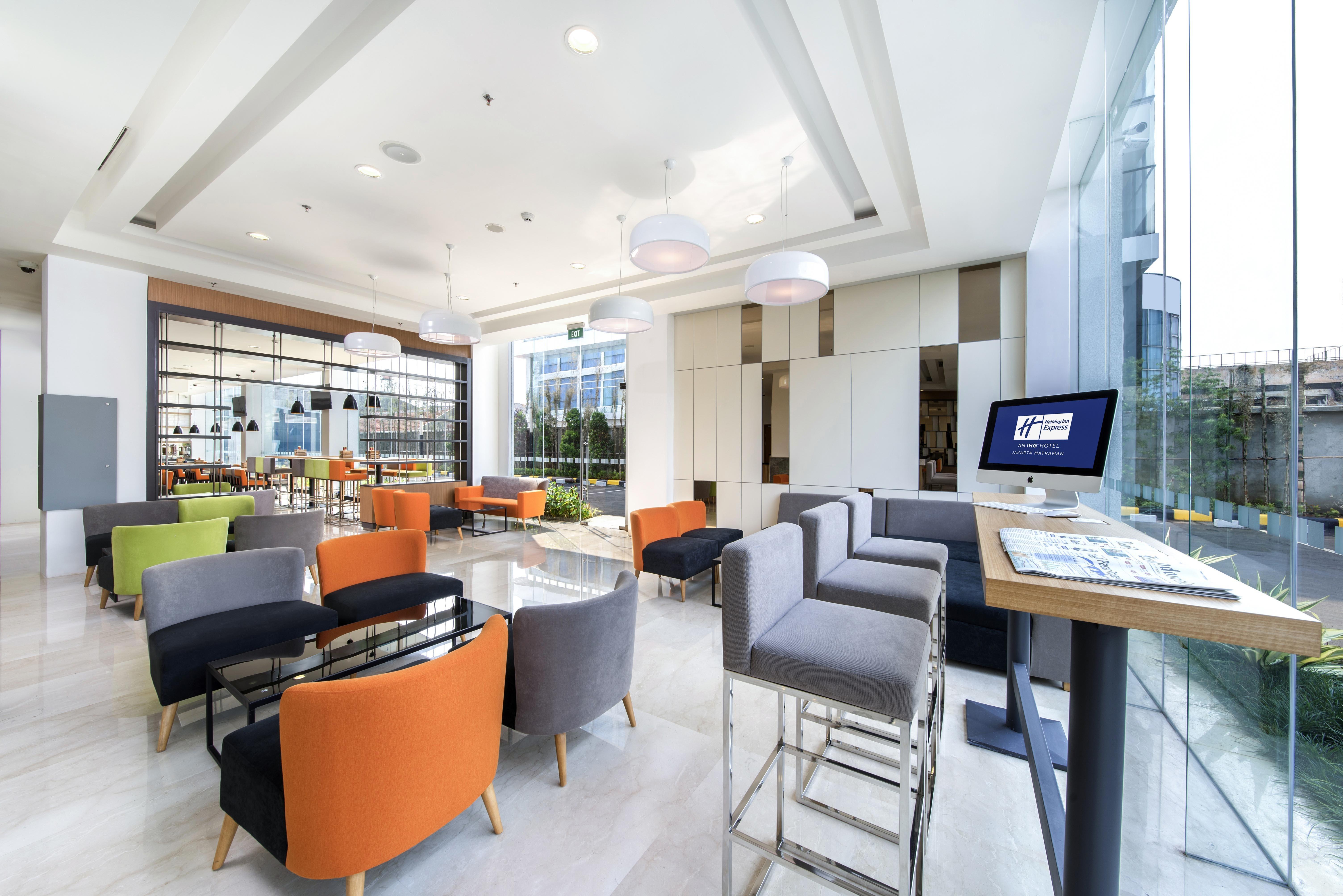 Holiday Inn Express Jakarta Matraman By Ihg Jacarta Exterior foto