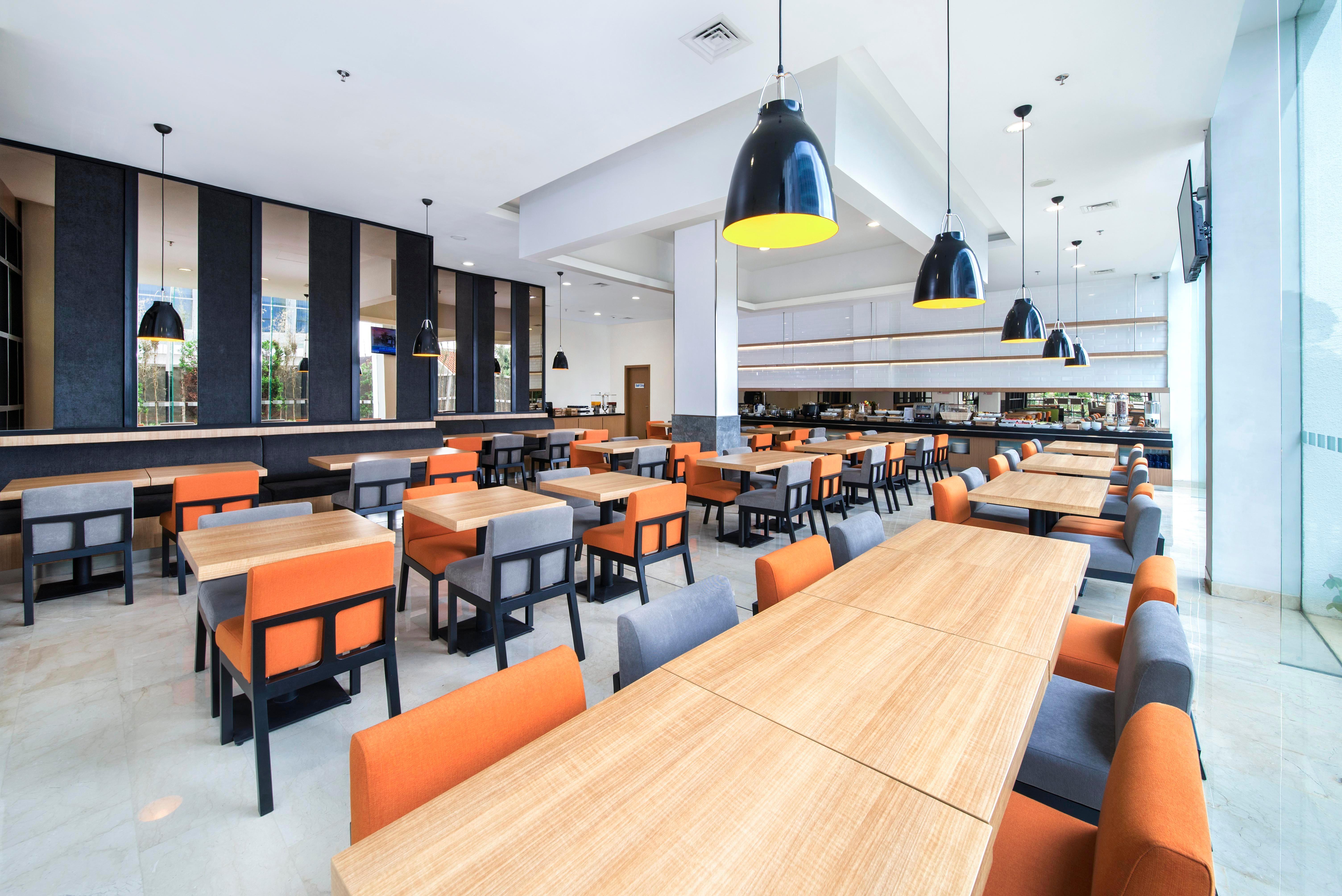Holiday Inn Express Jakarta Matraman By Ihg Jacarta Exterior foto