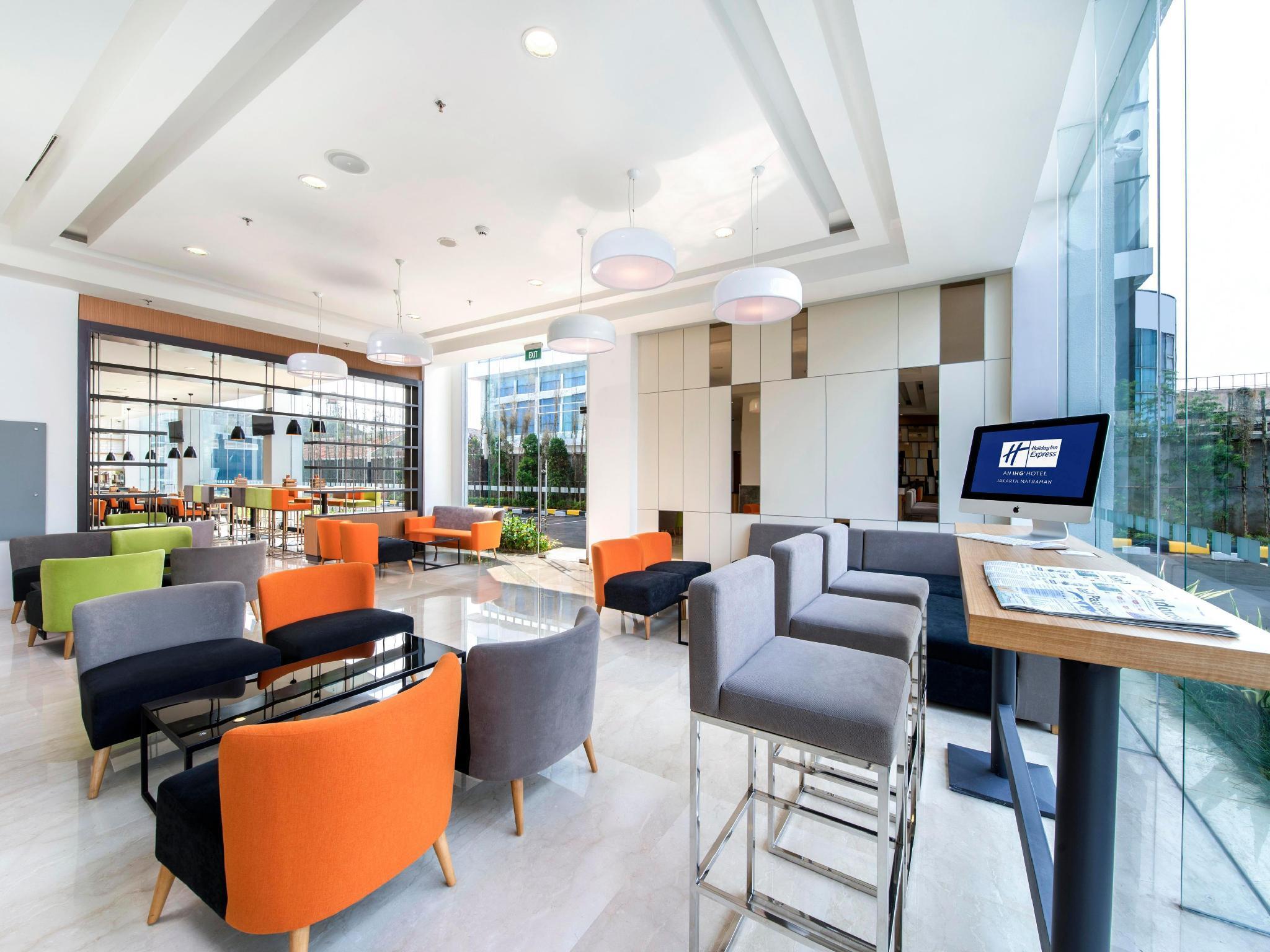 Holiday Inn Express Jakarta Matraman By Ihg Jacarta Exterior foto