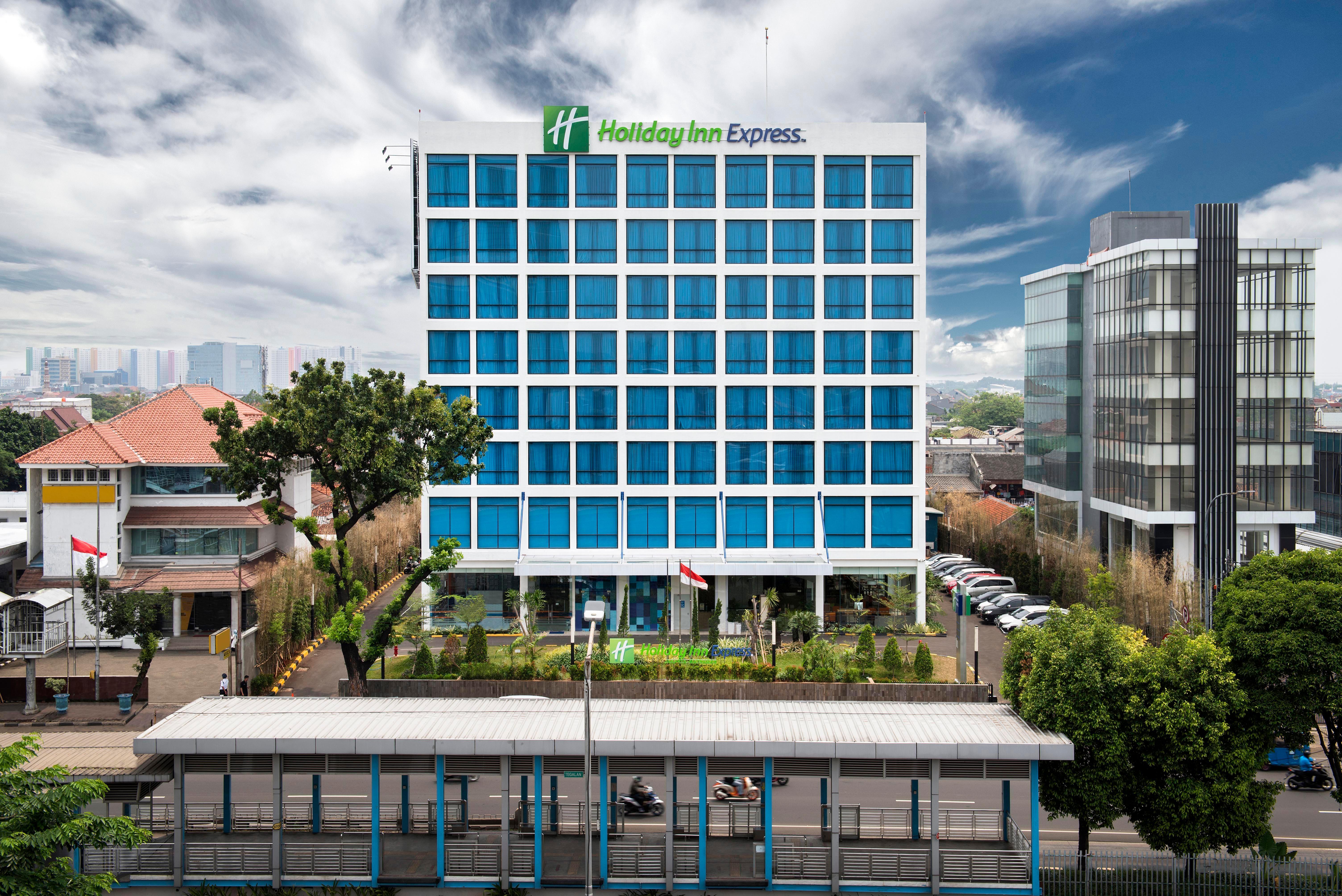Holiday Inn Express Jakarta Matraman By Ihg Jacarta Exterior foto