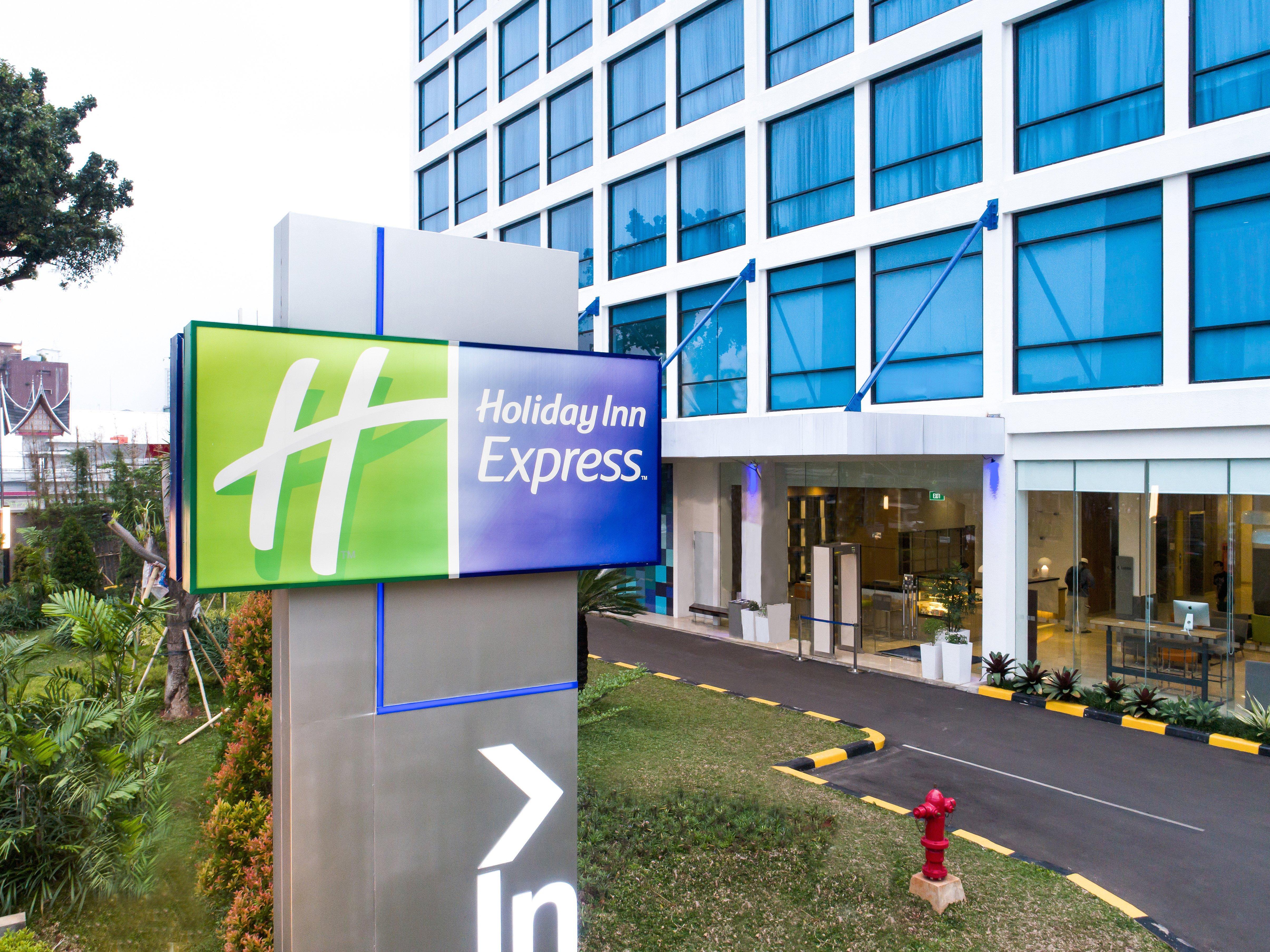 Holiday Inn Express Jakarta Matraman By Ihg Jacarta Exterior foto