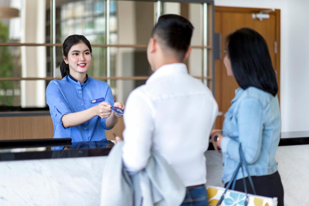 Holiday Inn Express Jakarta Matraman By Ihg Jacarta Exterior foto