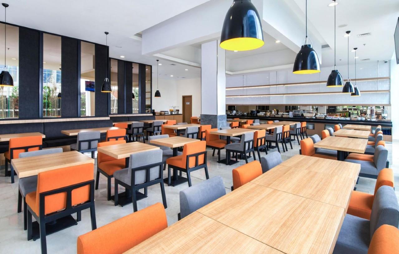 Holiday Inn Express Jakarta Matraman By Ihg Jacarta Exterior foto
